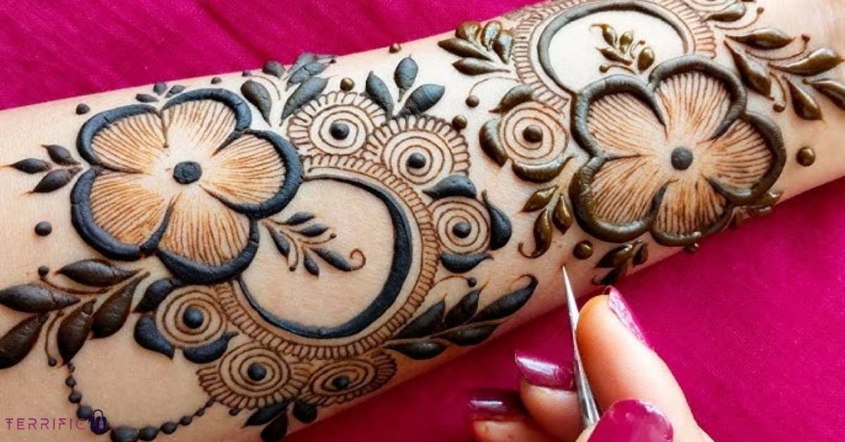 Gulf Mehndi Designs - Bold Florals